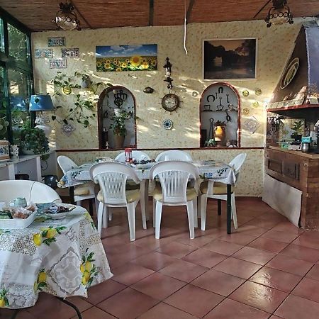 Villa Dei Fiori B&B กาปรี ภายนอก รูปภาพ