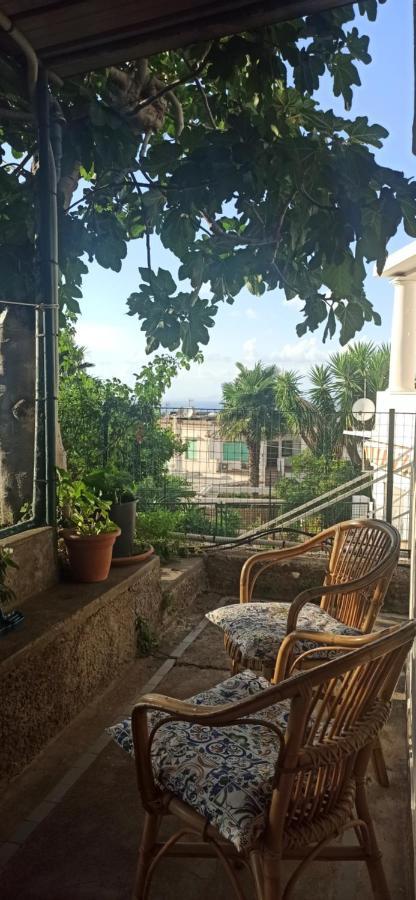 Villa Dei Fiori B&B กาปรี ภายนอก รูปภาพ