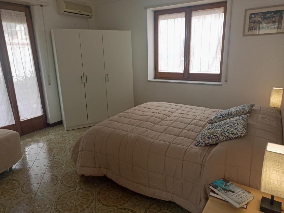 Villa Dei Fiori B&B กาปรี ภายนอก รูปภาพ